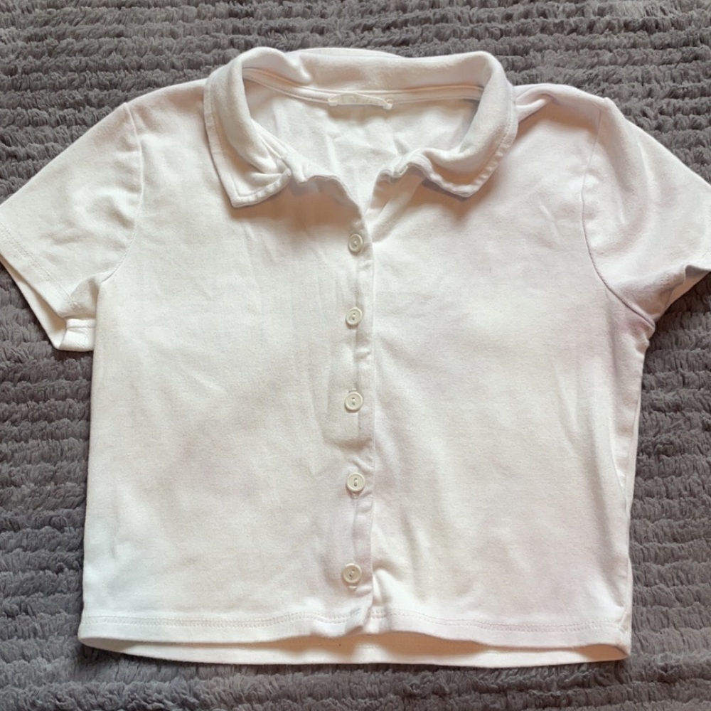 Medium Full Tilt white collared, button down shirt
